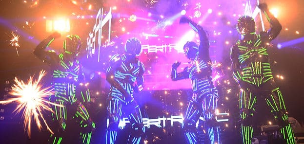 robôs de ledFesta com hipertronic. um show a parte eventos.